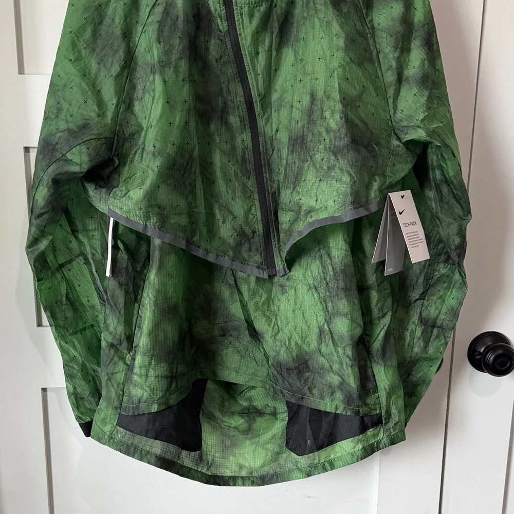 Nike Men's 3-1 Tech Pack Running Jacket.